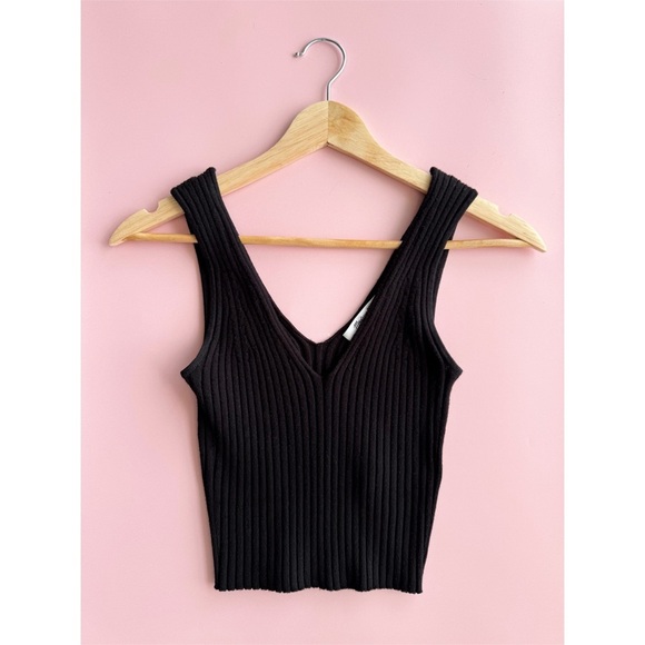 Madewell Tops - Sz XS Madewell True Black Cropped Rib Knit V-Neck Sweater Tank Top EUC